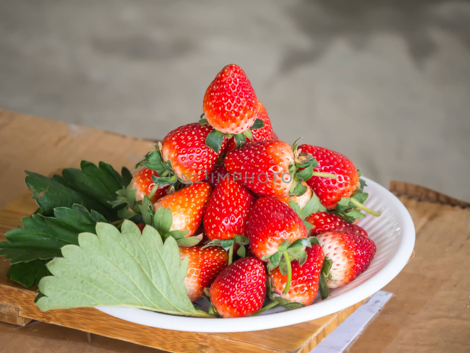 Strawberries in plat