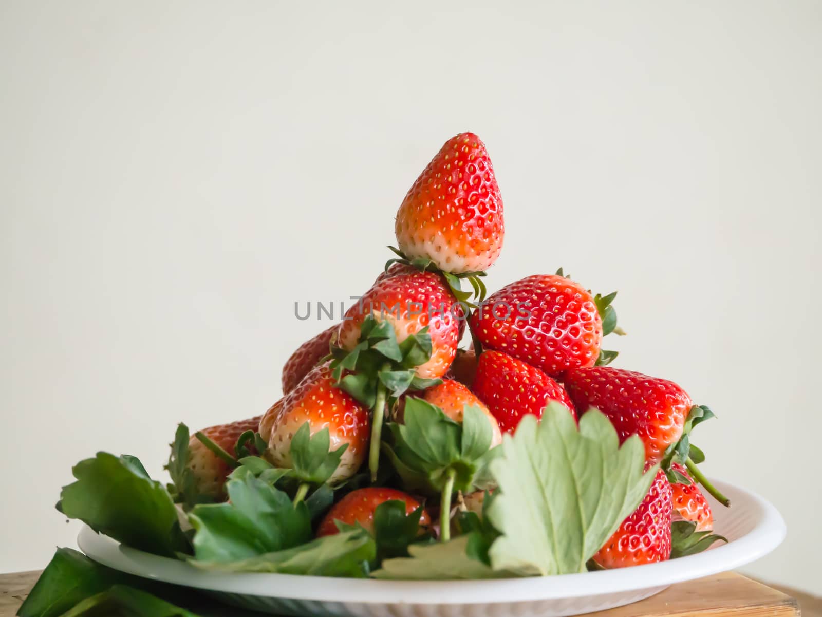 Strawberries in plat by nikky1972