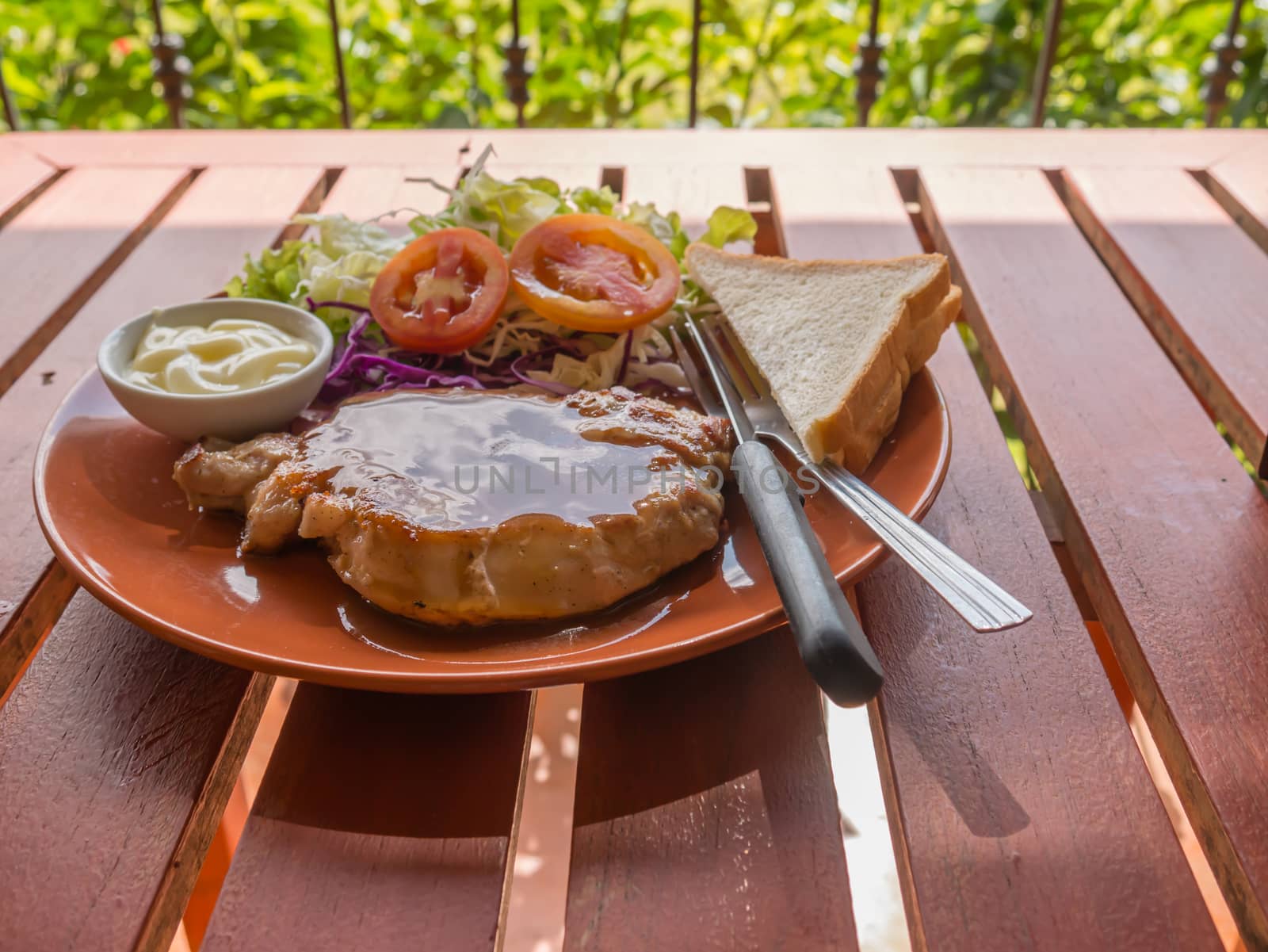 Grilled steak and vegetable salad by nikky1972