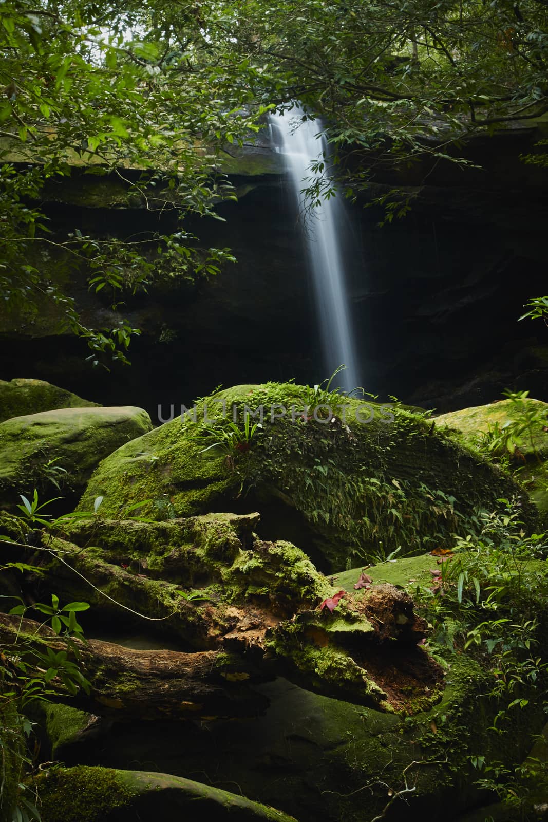 Thamyai Waterfall by AEyZRiO