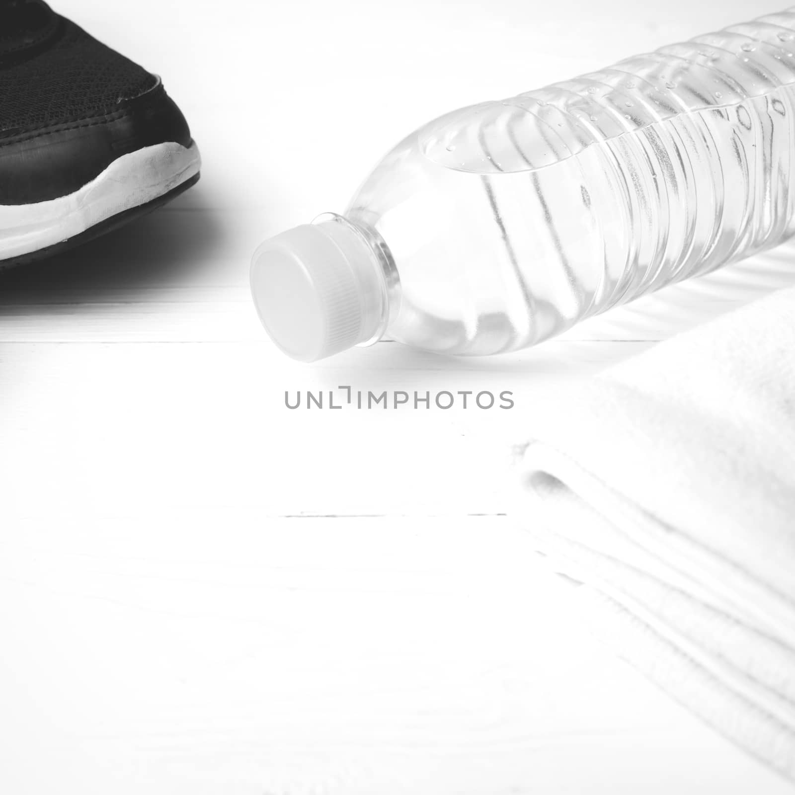 fitness equipment:running shoes,water bottle,towel black and white color style