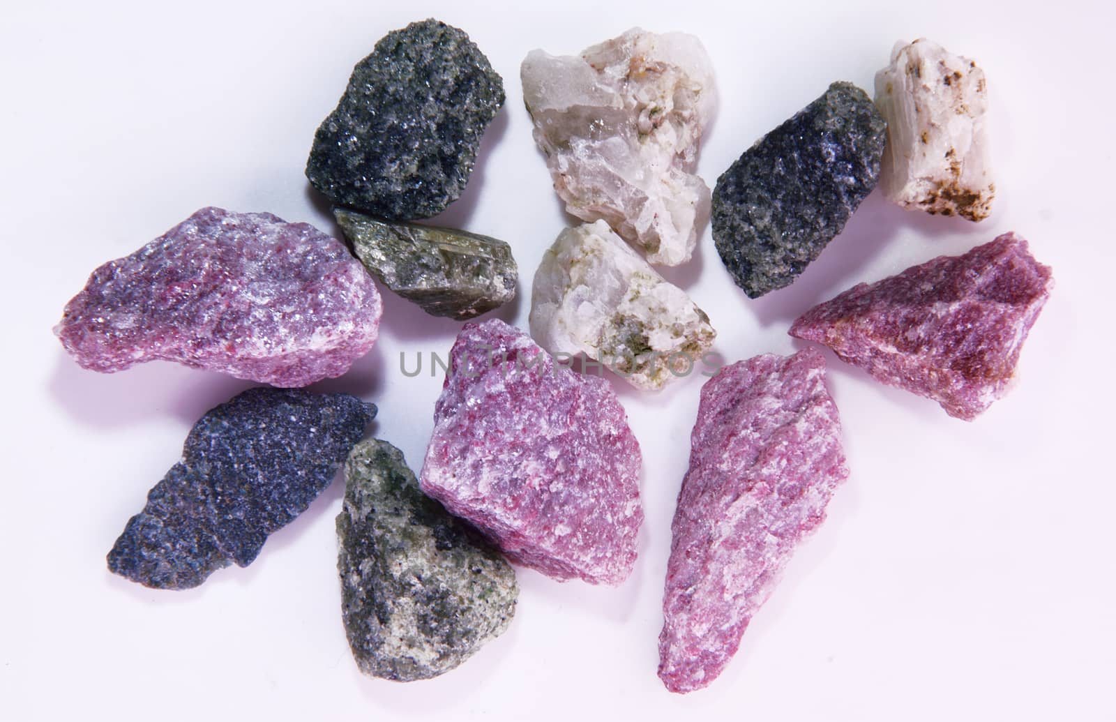 CRYSTALS AND MINERAL SAMPLES PHOTOGRAPHED IN MACRO