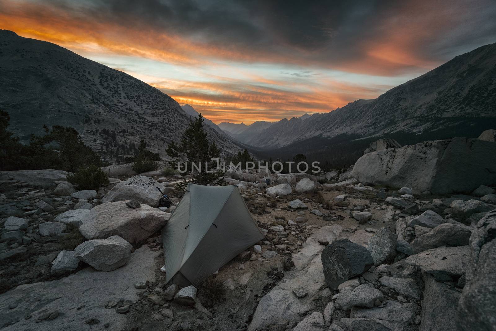 Sunset in Kings Canyon National Park by patricklienin