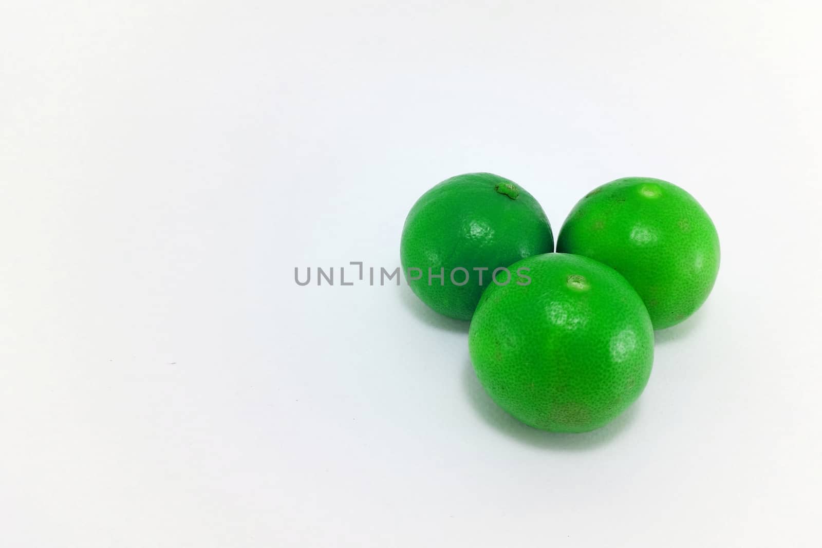 a group of 3 limes on white background







a group of 2 limes on white background