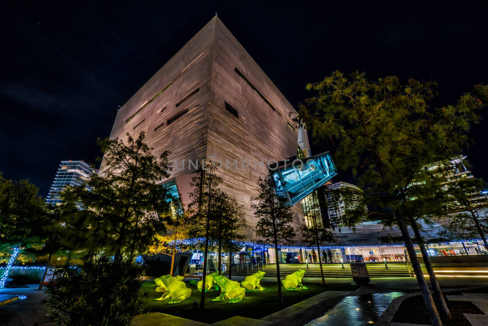 Image of the Perot Museum in Downtown Dallas, Tx
