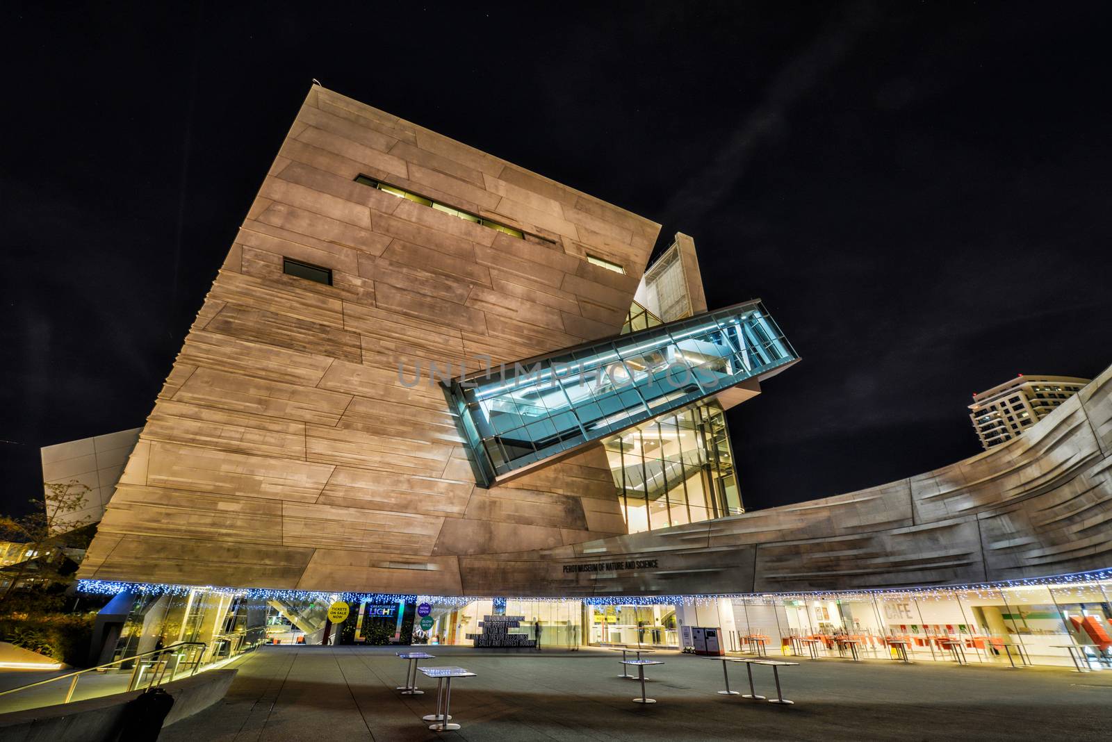 Image of the Perot Museum in downtown Dallas, Tx