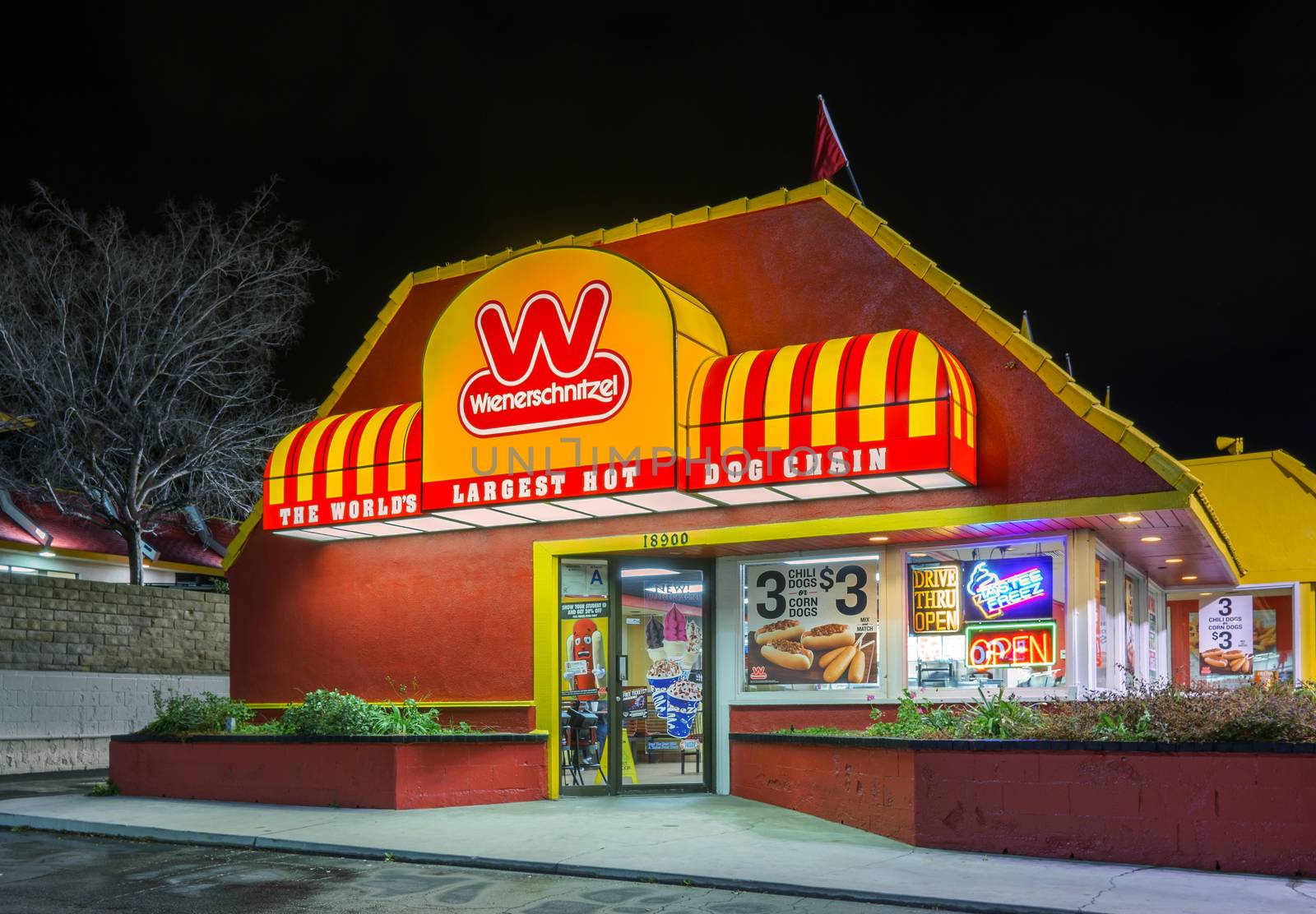 Wienerschnitzel Fast Foot Restaurant and Sign by wolterk