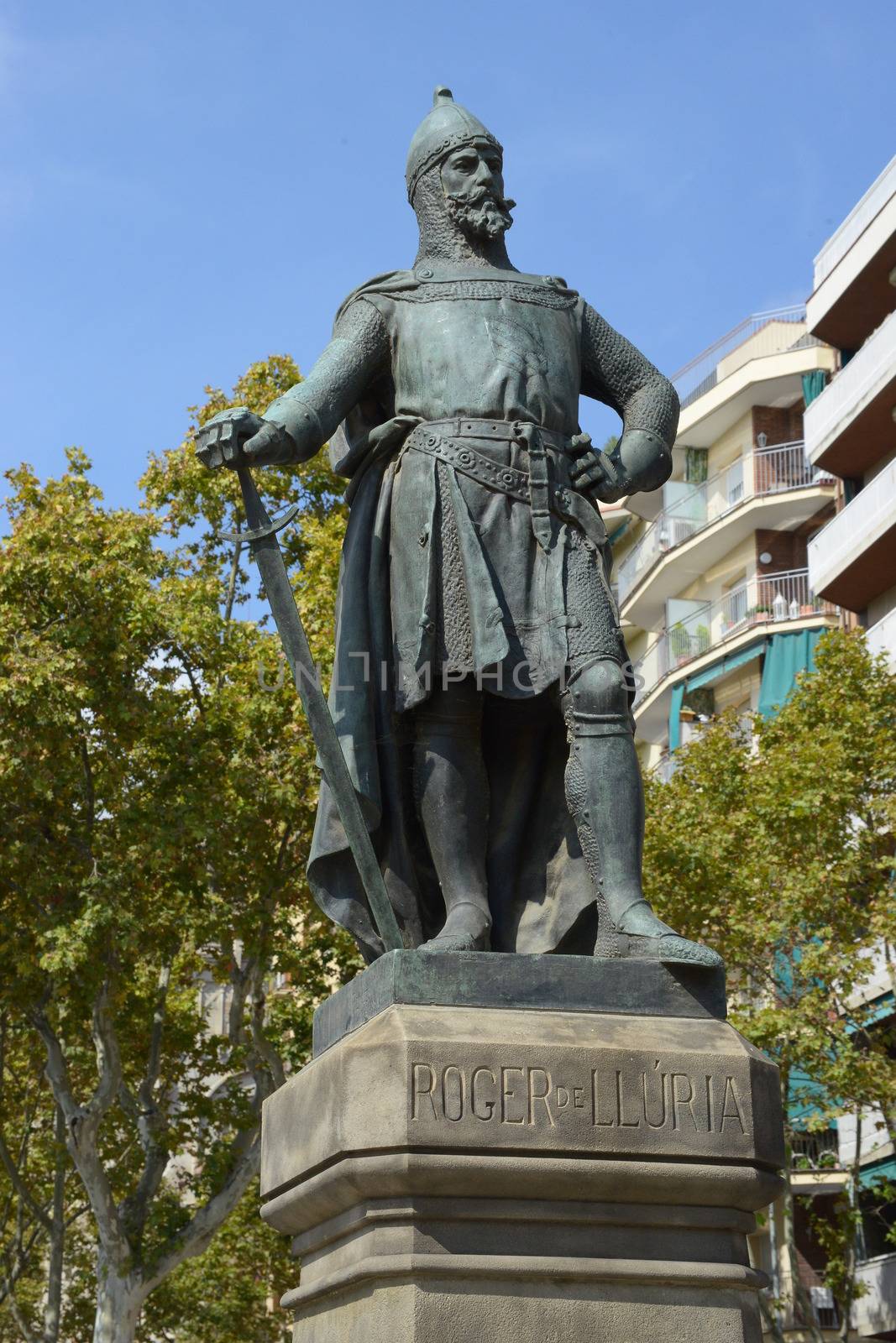 Statue of Roger de Lluria by gorilla