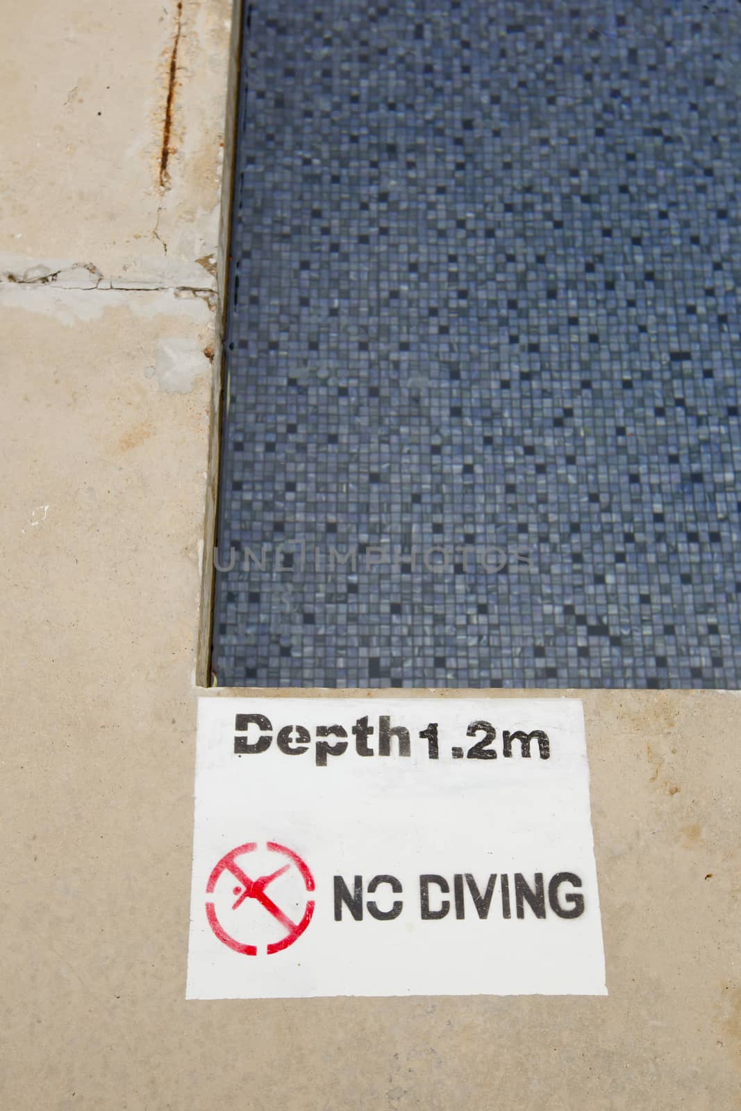 No diving and jumping sign