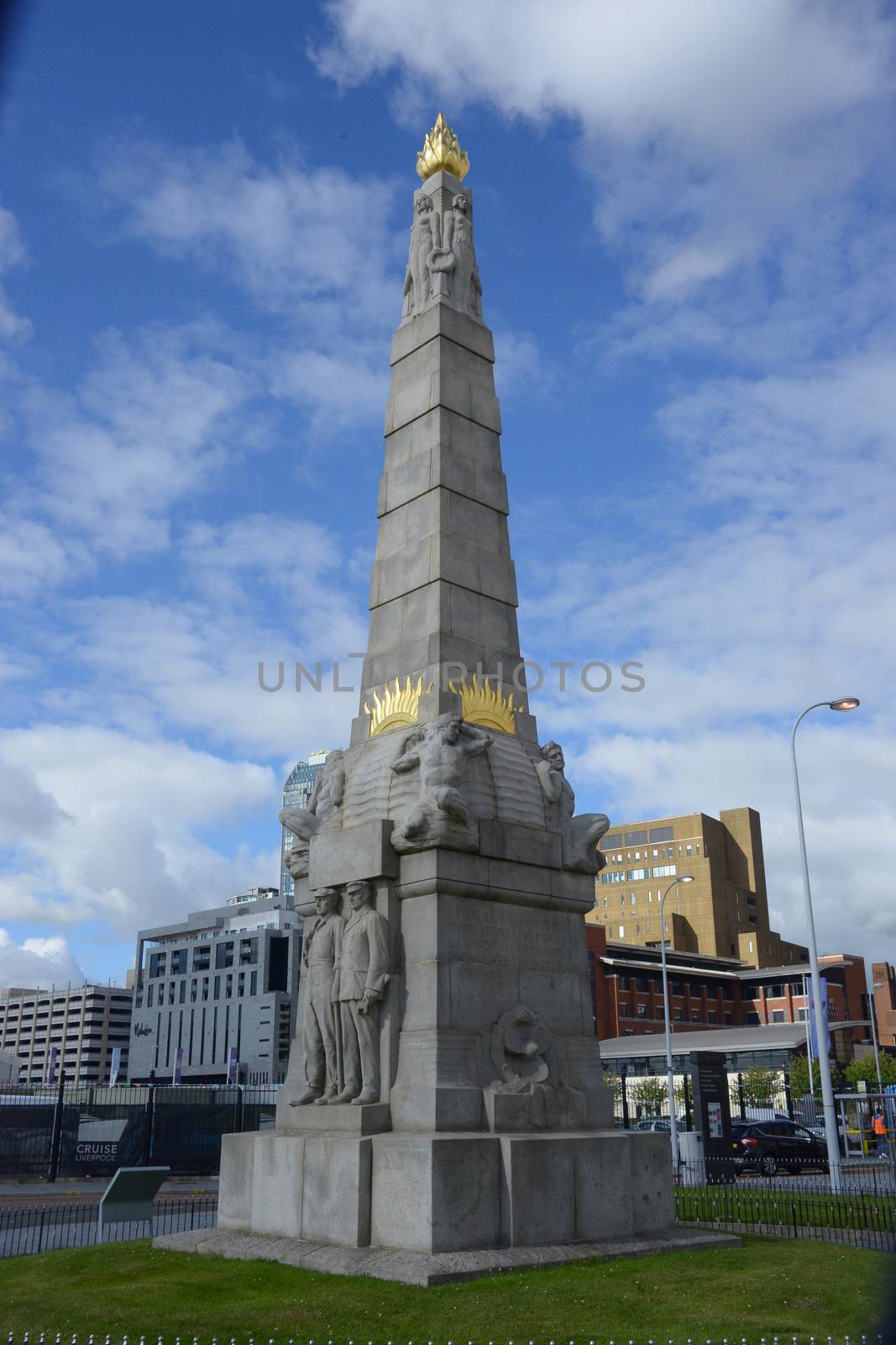 Liverpool memorial for engineers and Titanic