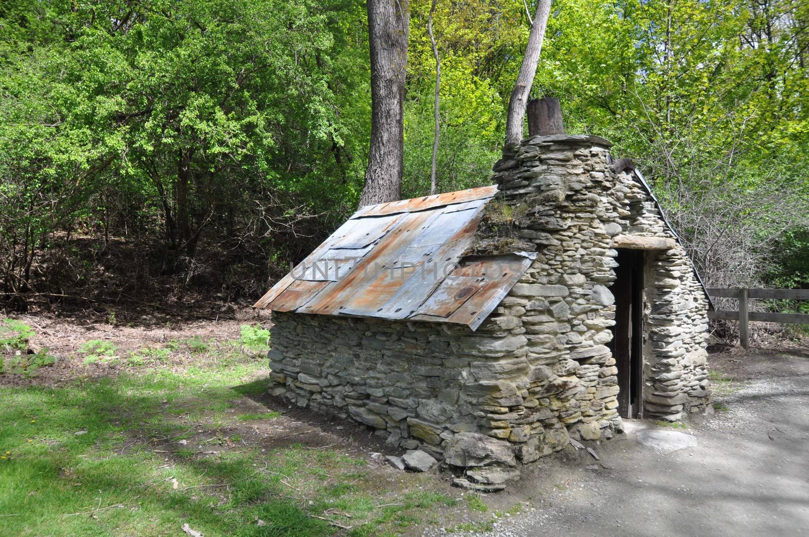 Arrowtown Miners Huts by dpe123