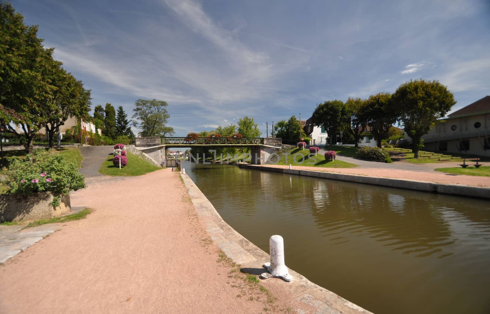 The Canal de Roanne a Digoin  at Digoin in Burgundy. The Voies Verte cycle route follows the canal.