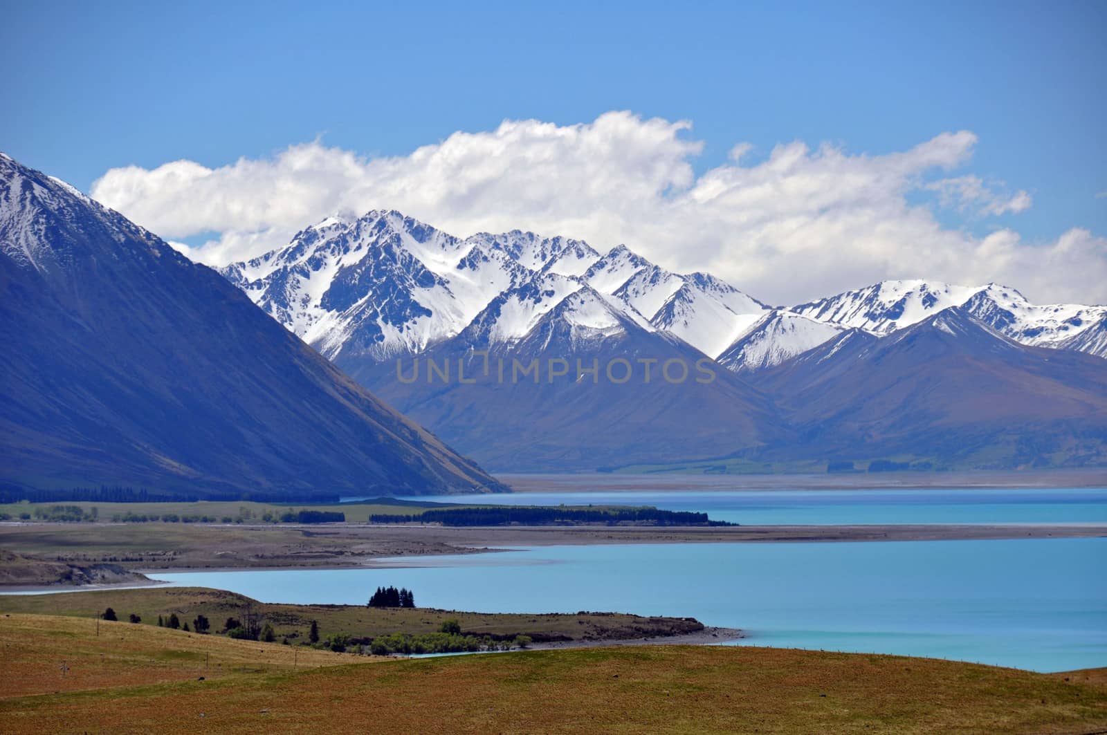 Mount Erebus and Lake Tepako New Zealand by dpe123