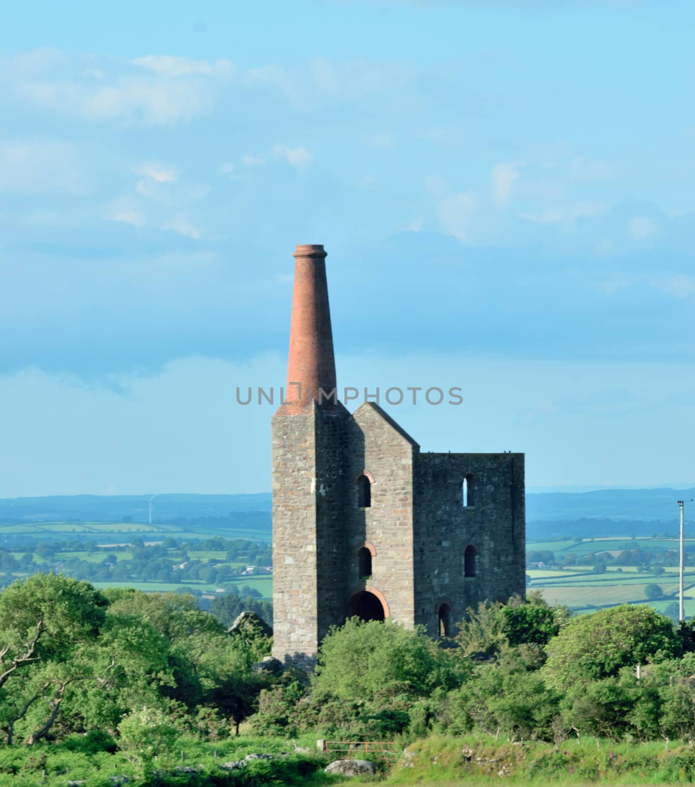 Images of old and non operating mines and their buildings on Caradon.