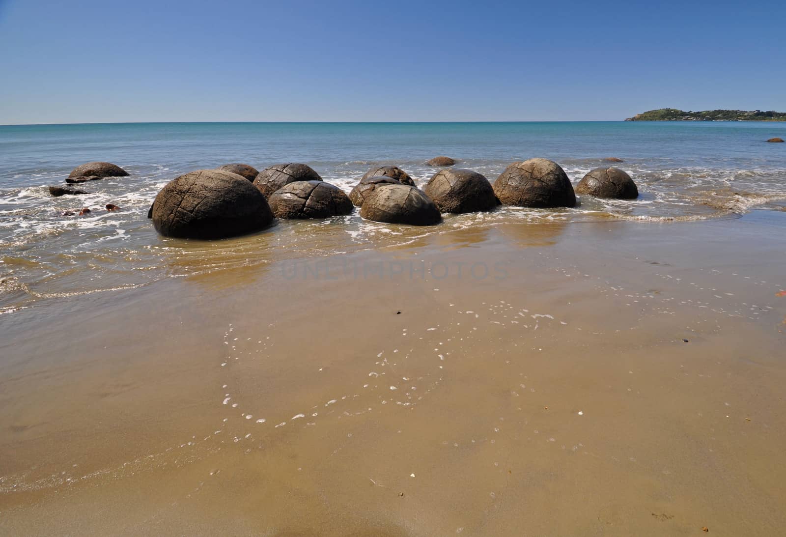 Moeraki Boulders Scenic Reserve New Zealand by dpe123