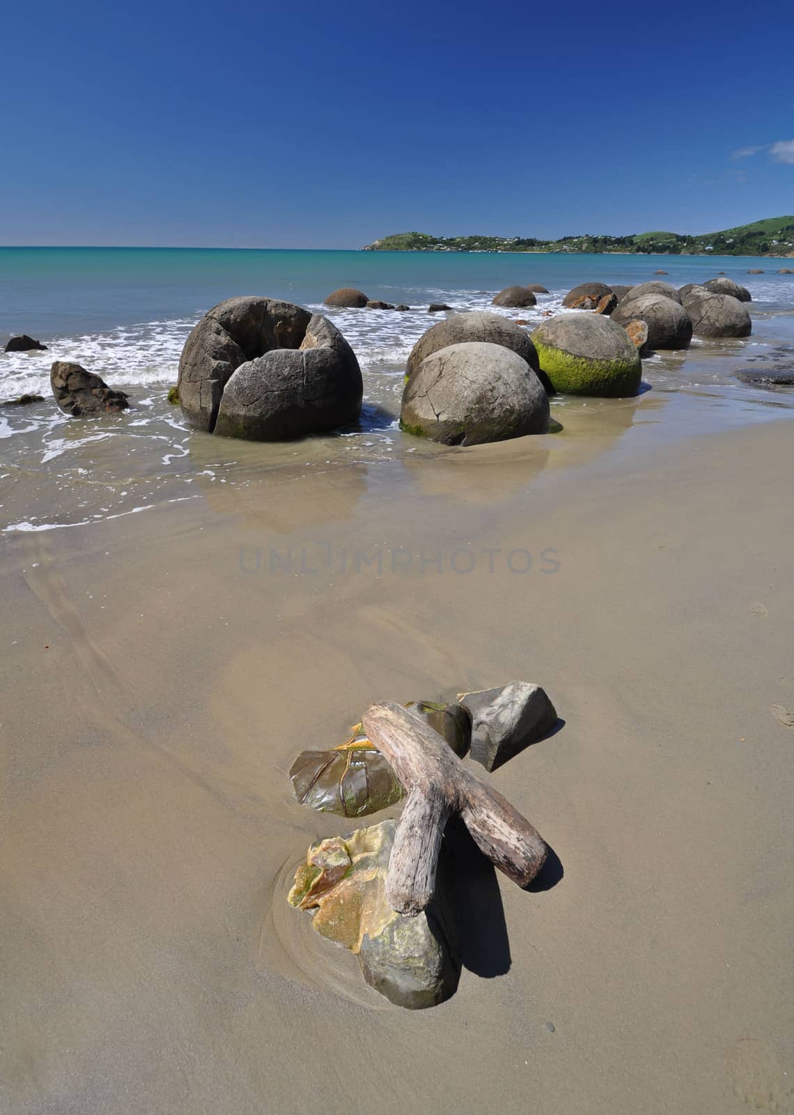 Moeraki Boulders Scenic Reserve New Zealand by dpe123