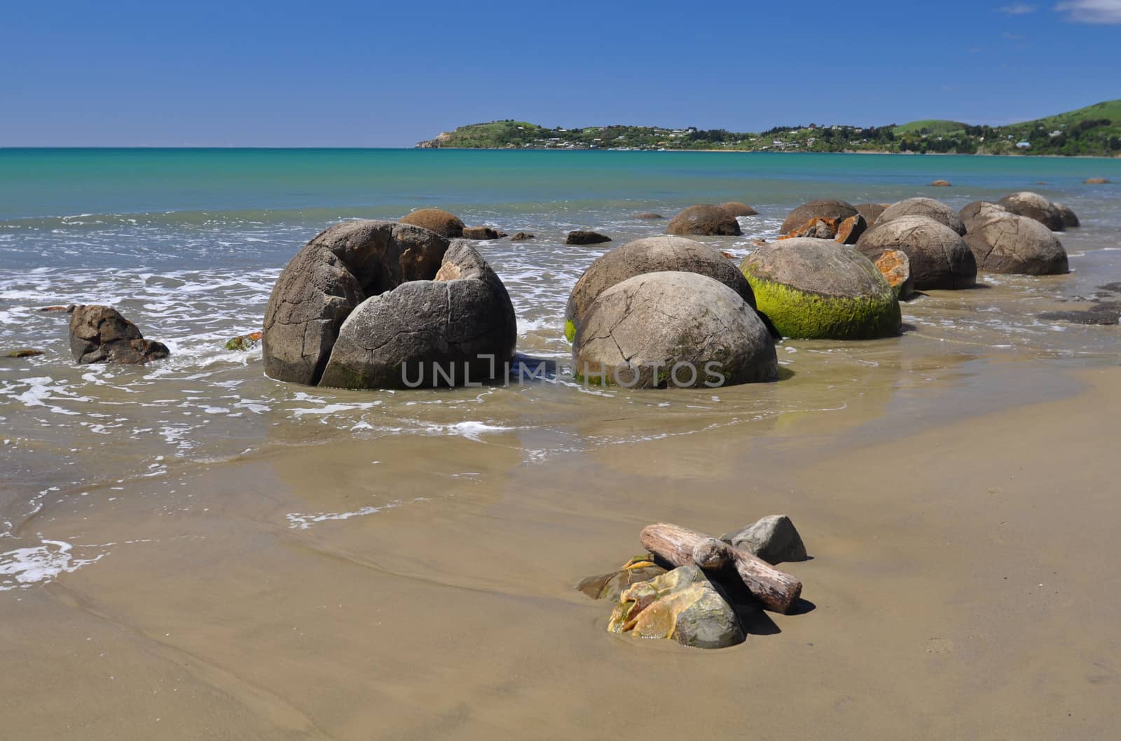 Moeraki Boulders Scenic Reserve New Zealand by dpe123