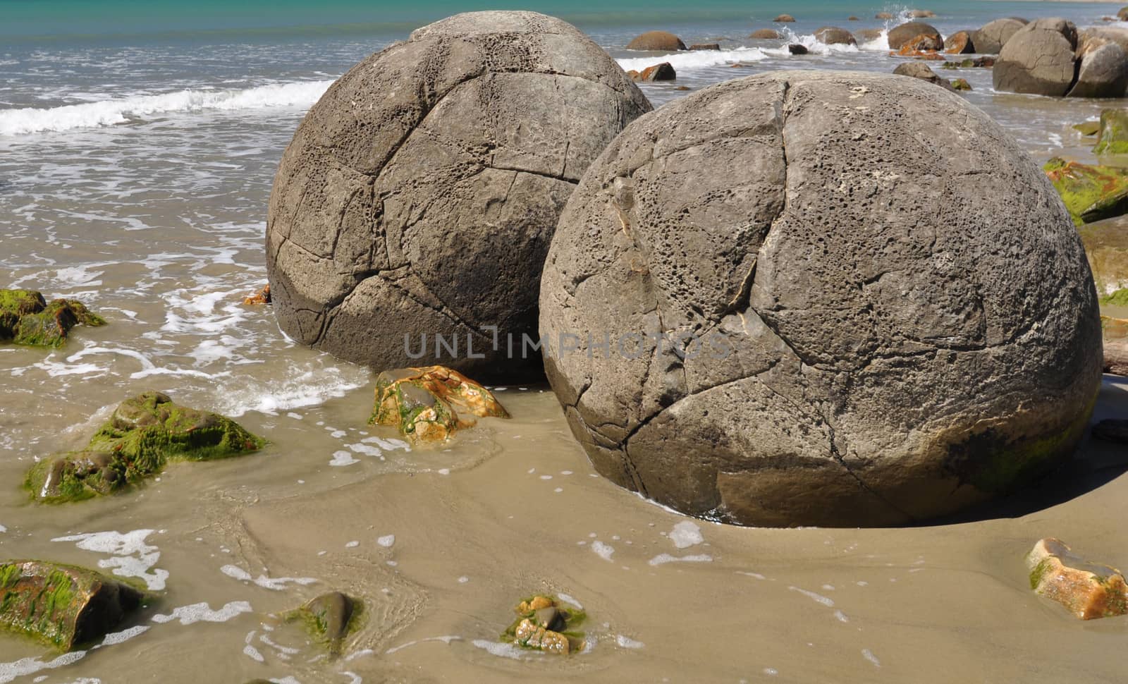 Moeraki Boulders Scenic Reserve New Zealand by dpe123