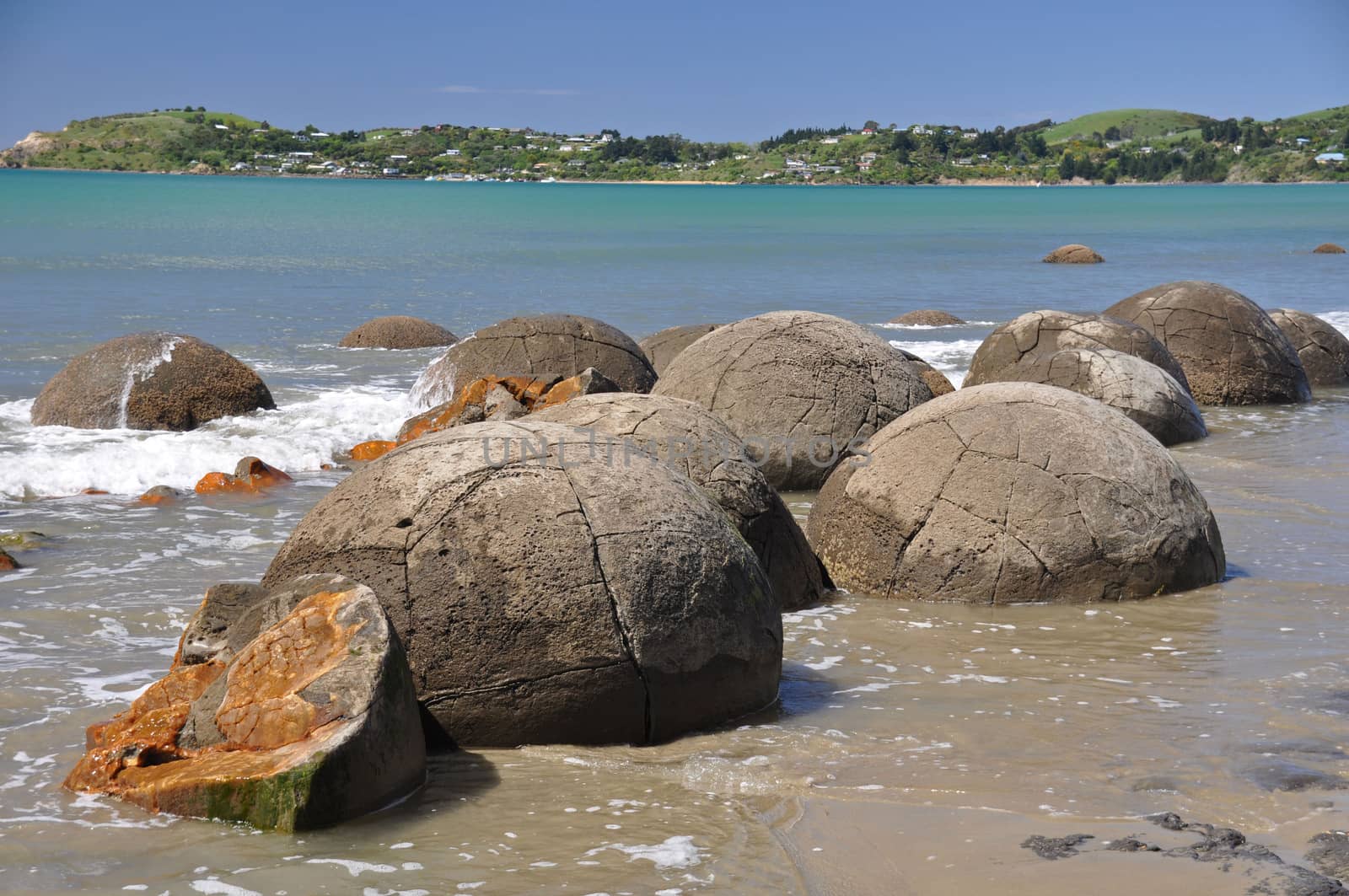 Moeraki Boulders Scenic Reserve New Zealand by dpe123