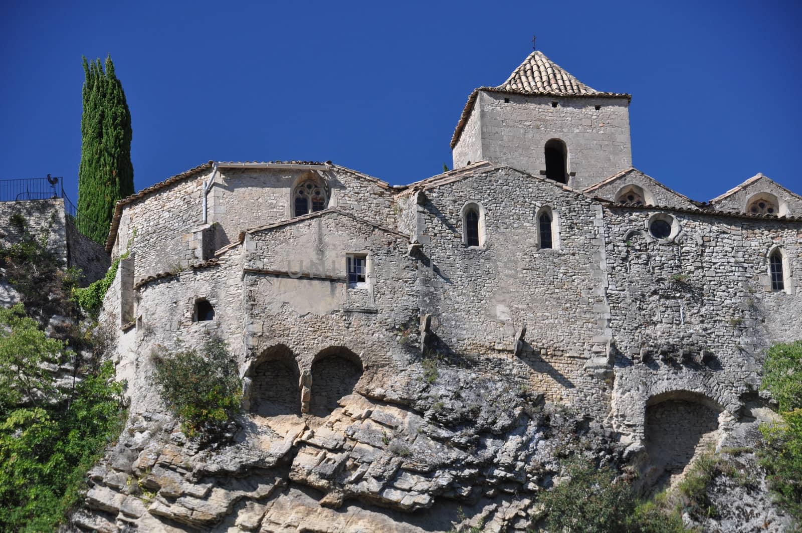 The ( Haute-Ville)  medieval city at Vaison La Romain, in the Vancluse, Provence, France.