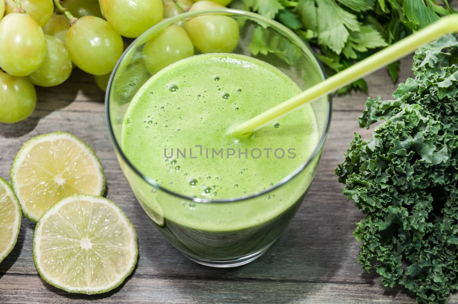 Green detox juice with fruits and vegetables