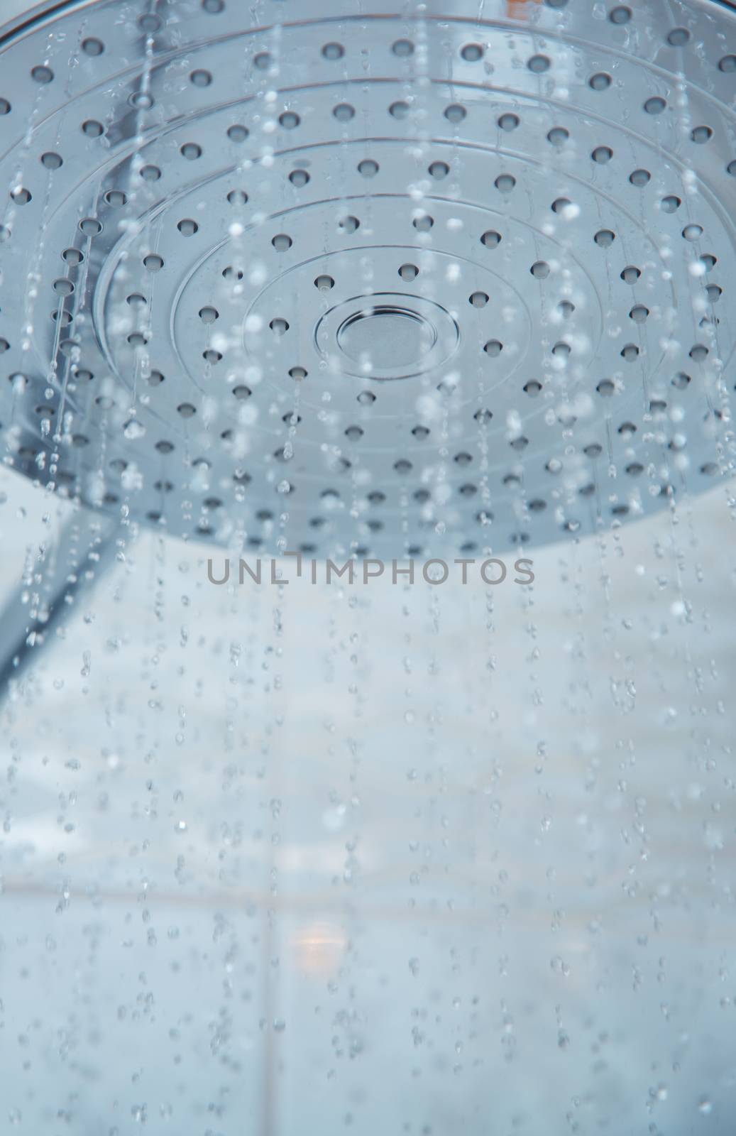 Shower head with flowing water by Novic