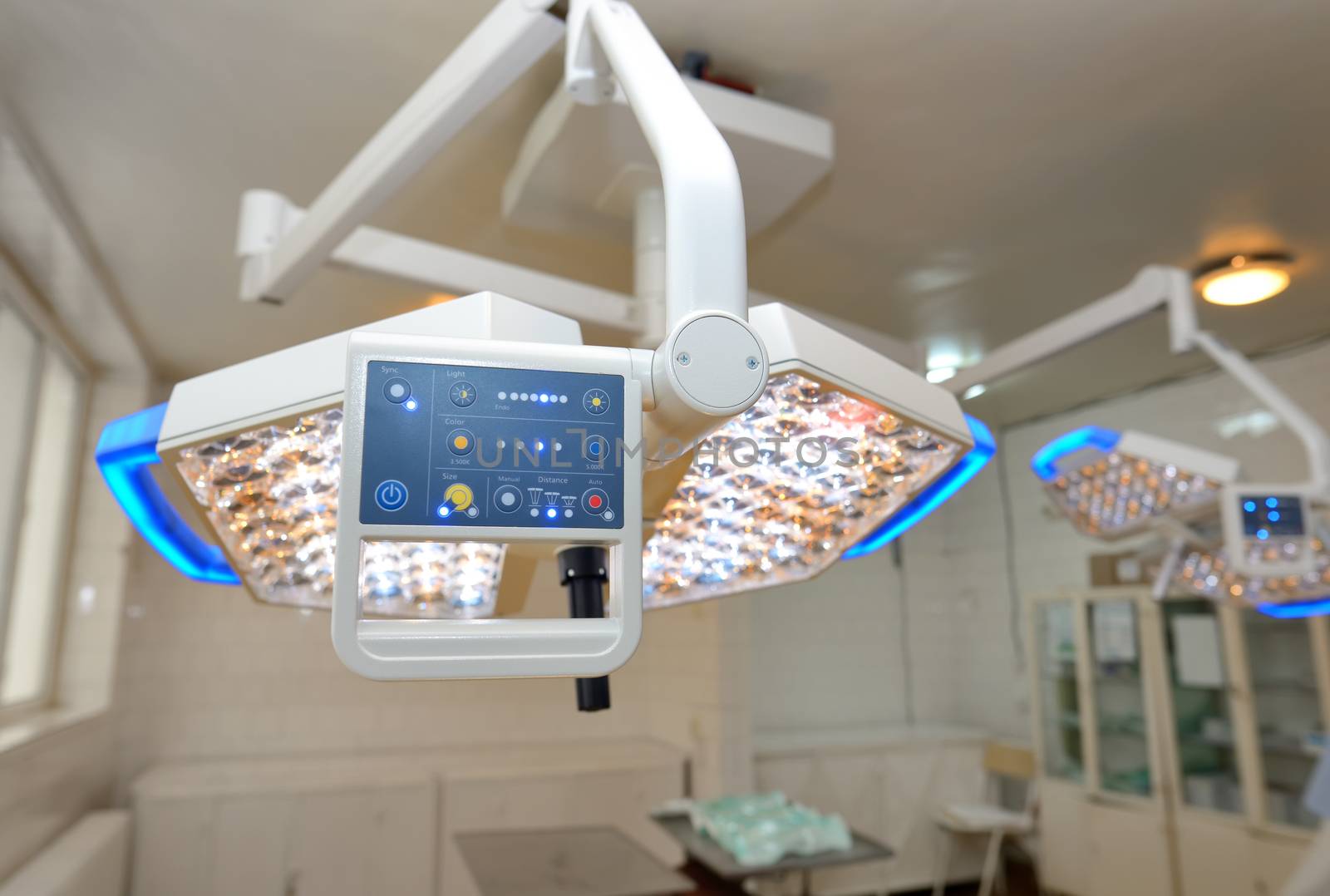Display of surgical lamps in operation room