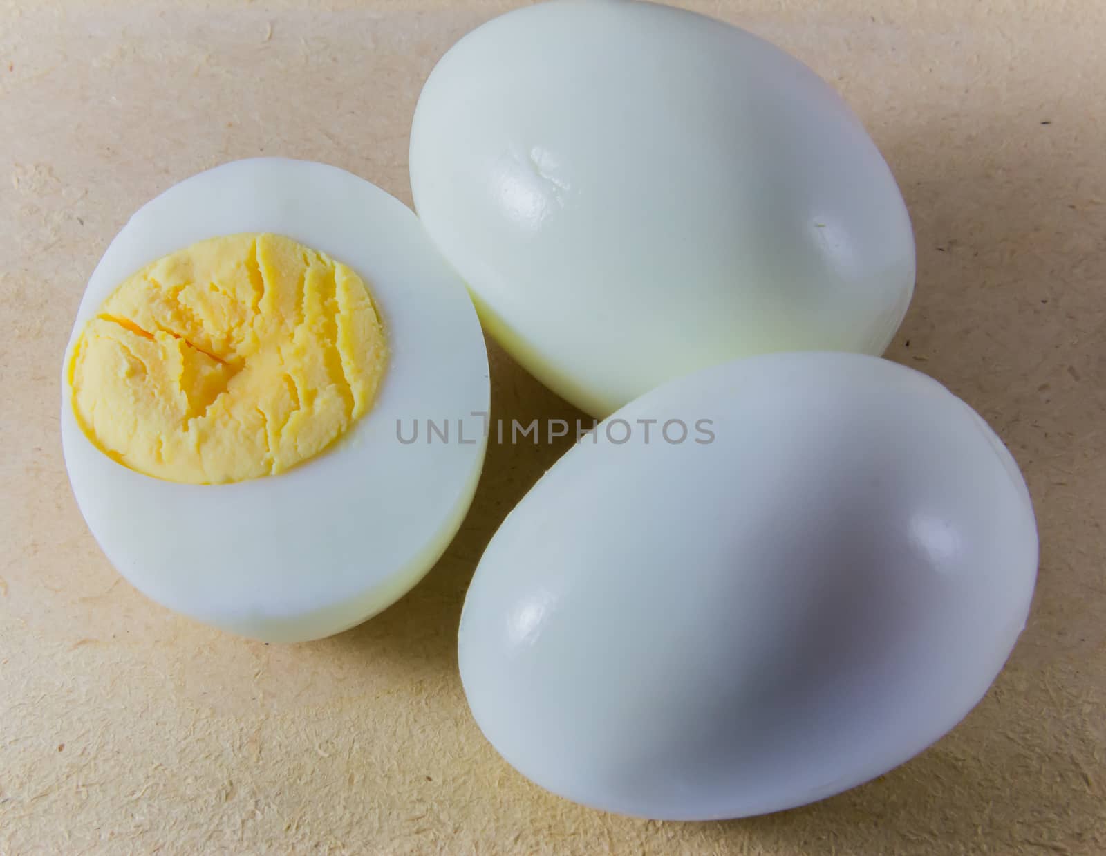 Boiled eggs are foods that are nutritional.For those who want to protein diet