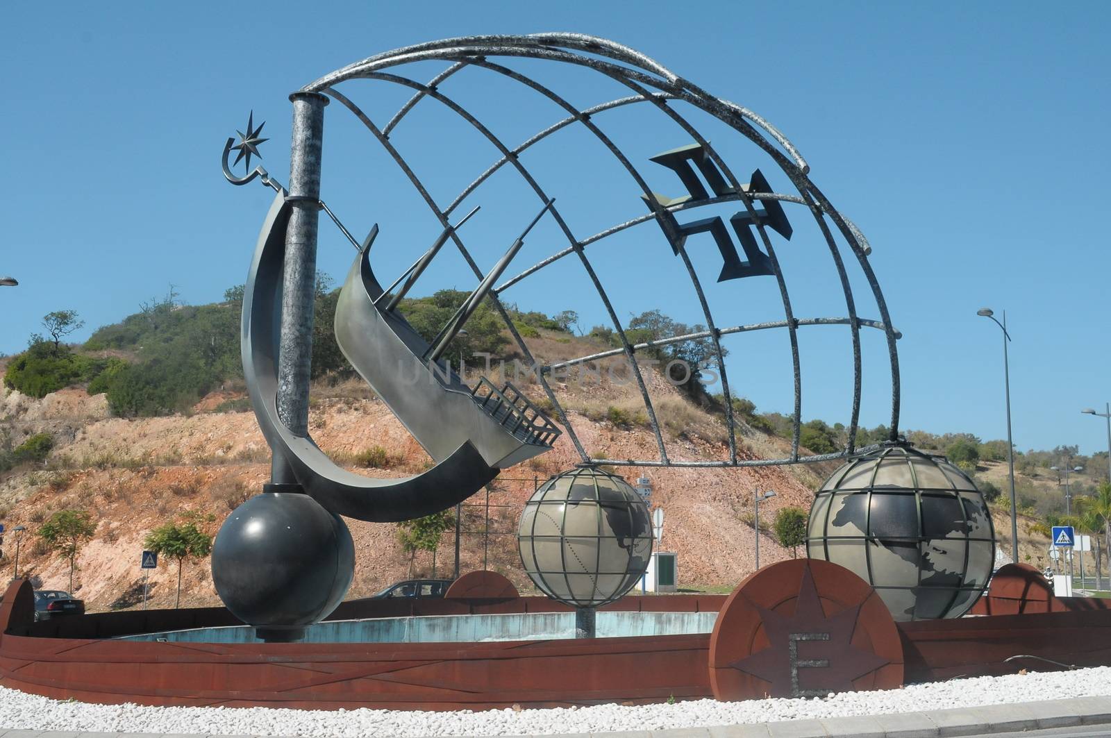 Albufeira roundabout art by gorilla