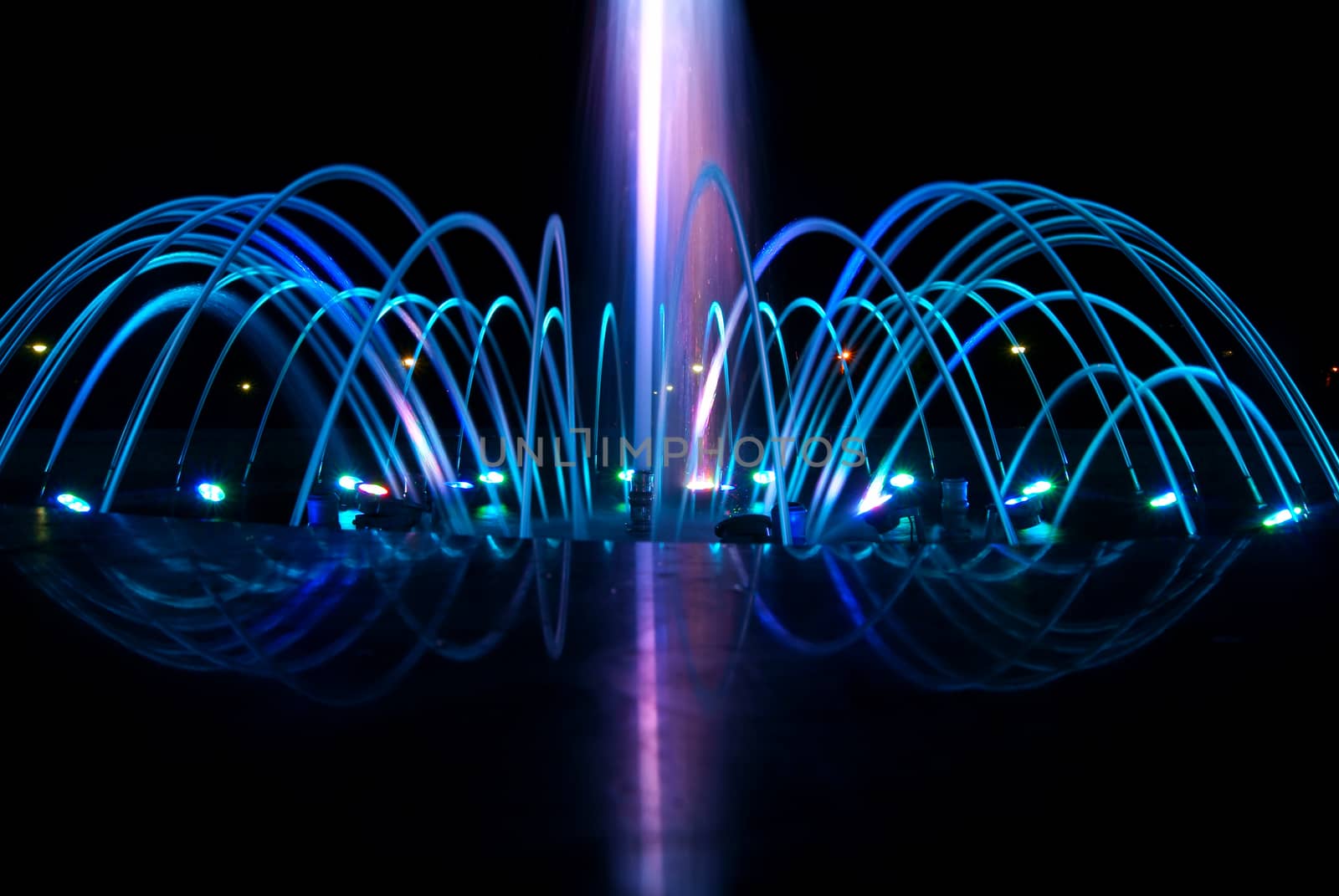 Dancing fountain at night by 4dcrew
