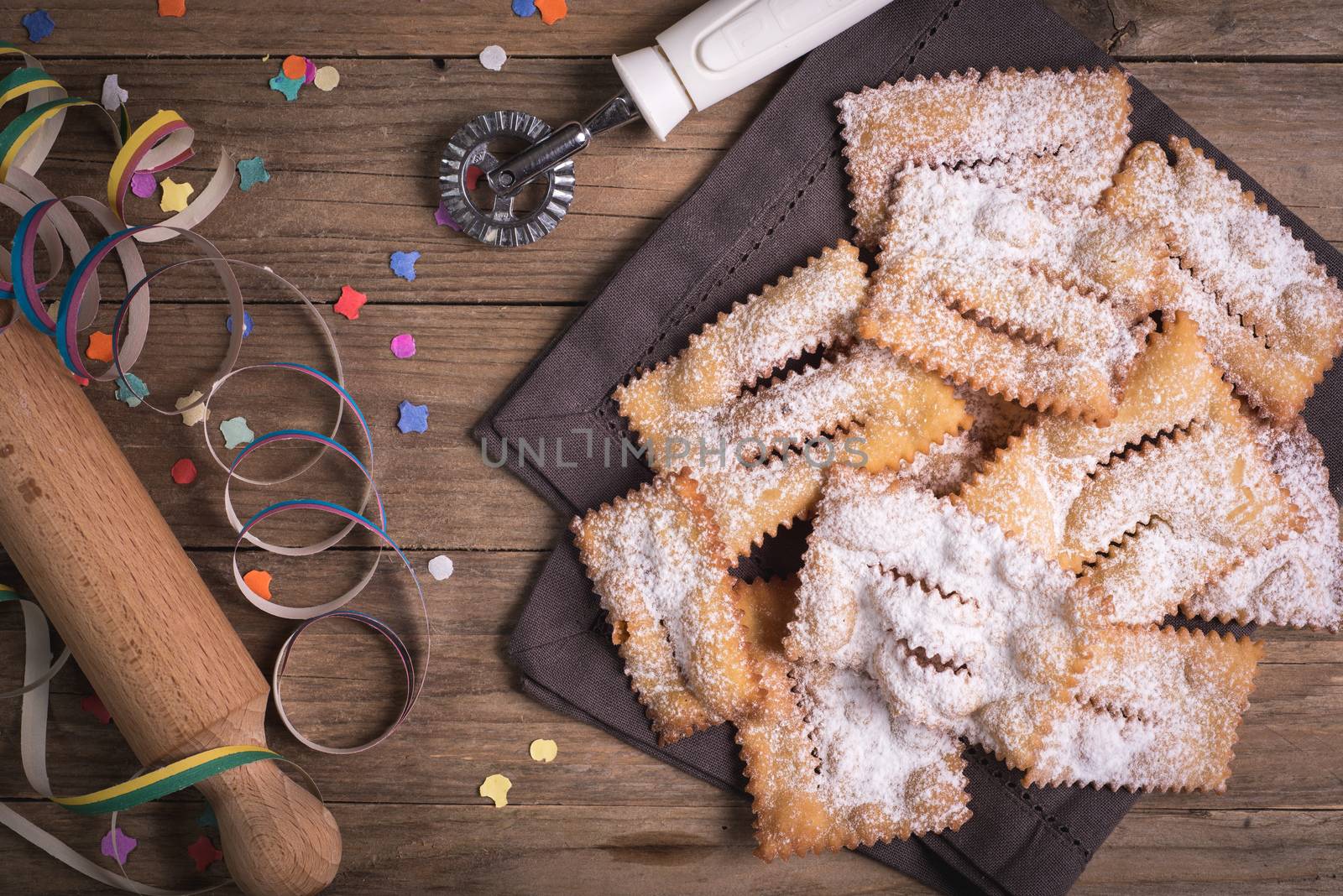 Fried chiacchiere carnevale by crampinini