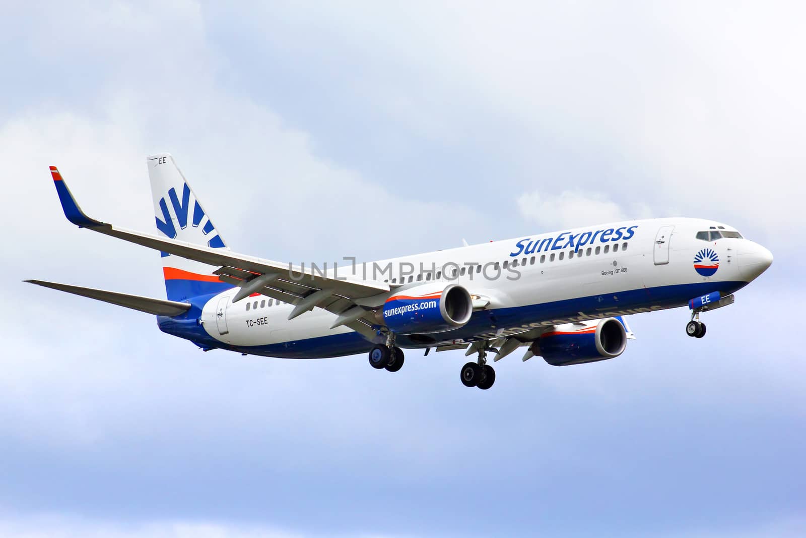 SunExpress Boeing 737 by Artzzz