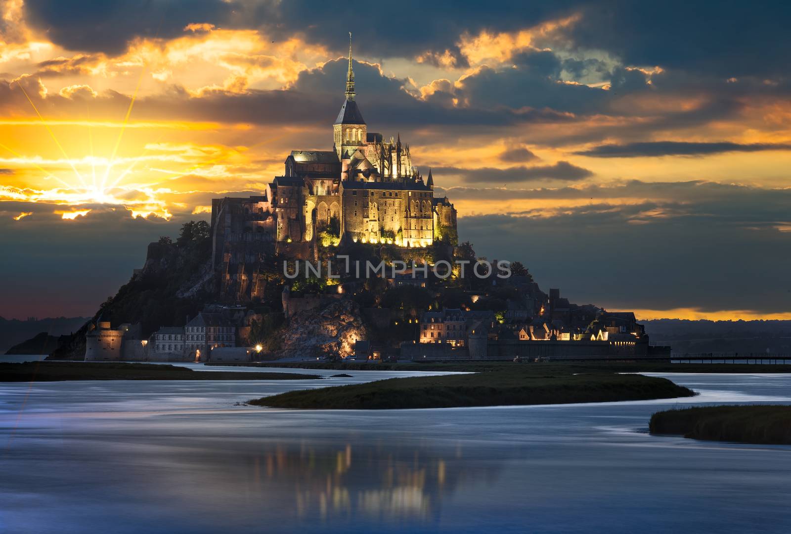 Le Mont-Saint-Michel at sunset, Normandie, Bretagne, France, Europe