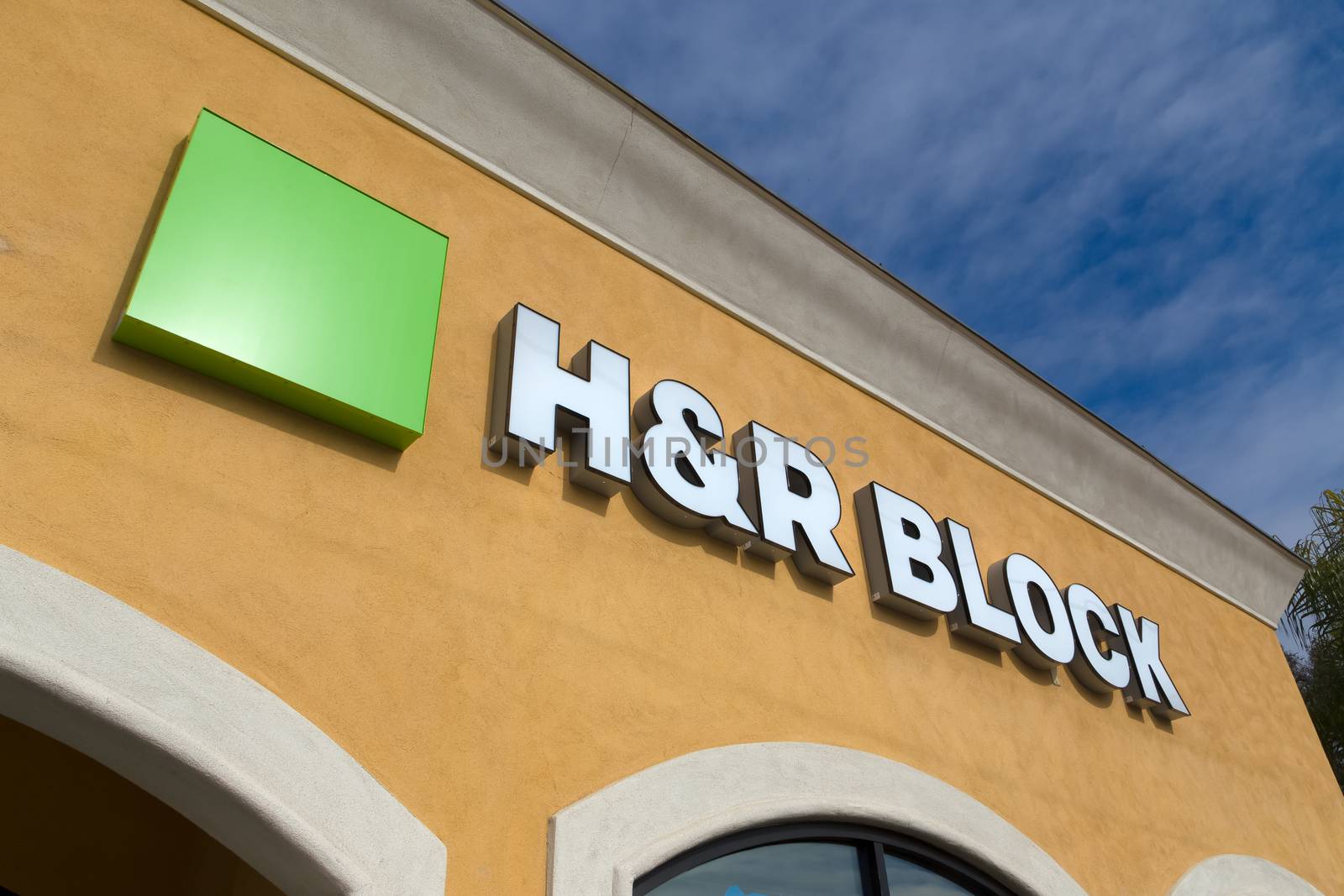 LA CRESCENTA, CA/USA - JANUARY 9, 2016: H & R Block Retail Exterior. H & R Block is a tax preparation company in the United States.