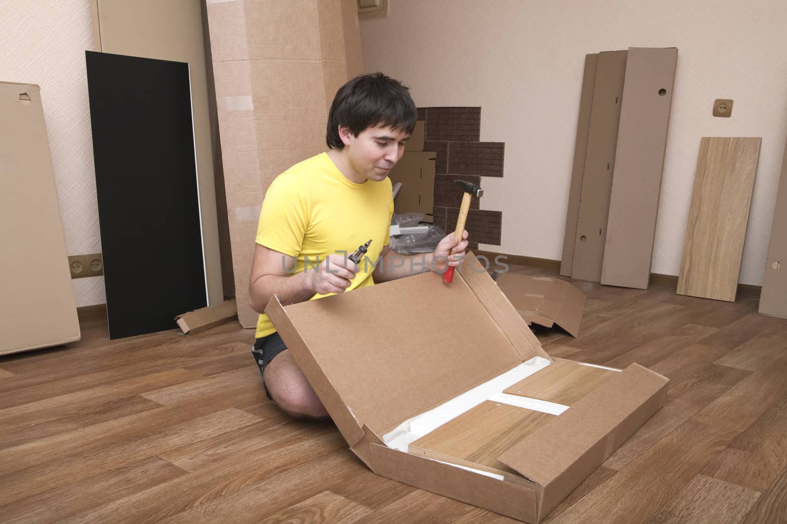 Assembling furniture by Goodday