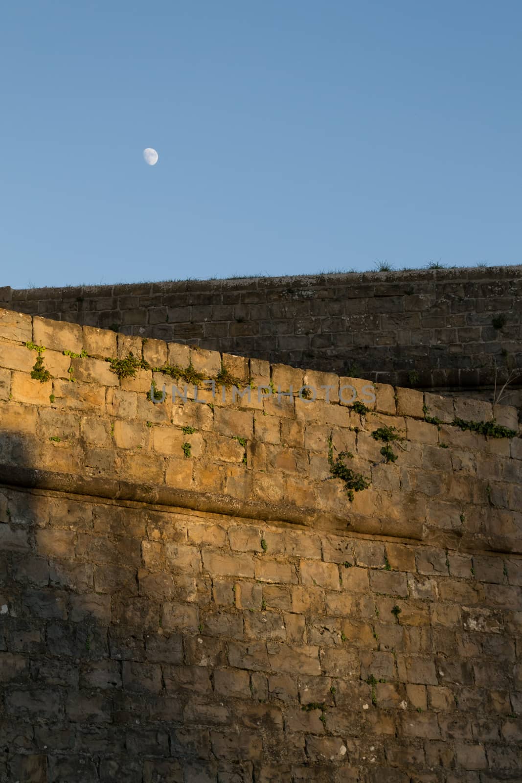 Walls and moon by rmbarricarte