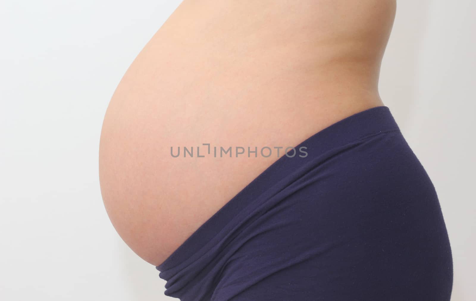 Pregnant woman belly by liewluck