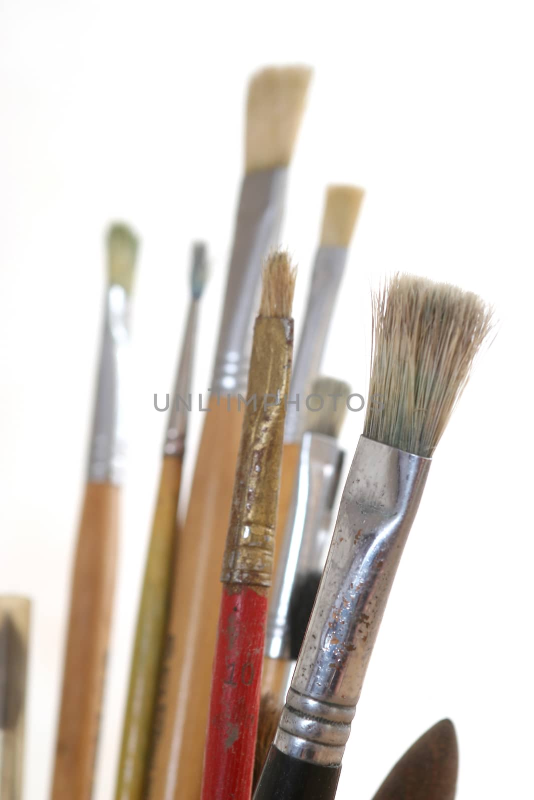 A serie of used brushes