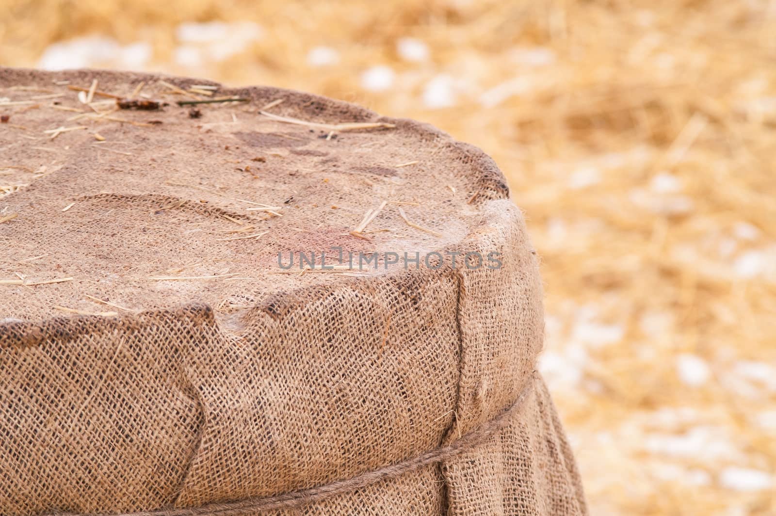 wooden barrel, straw , snow by antonius_