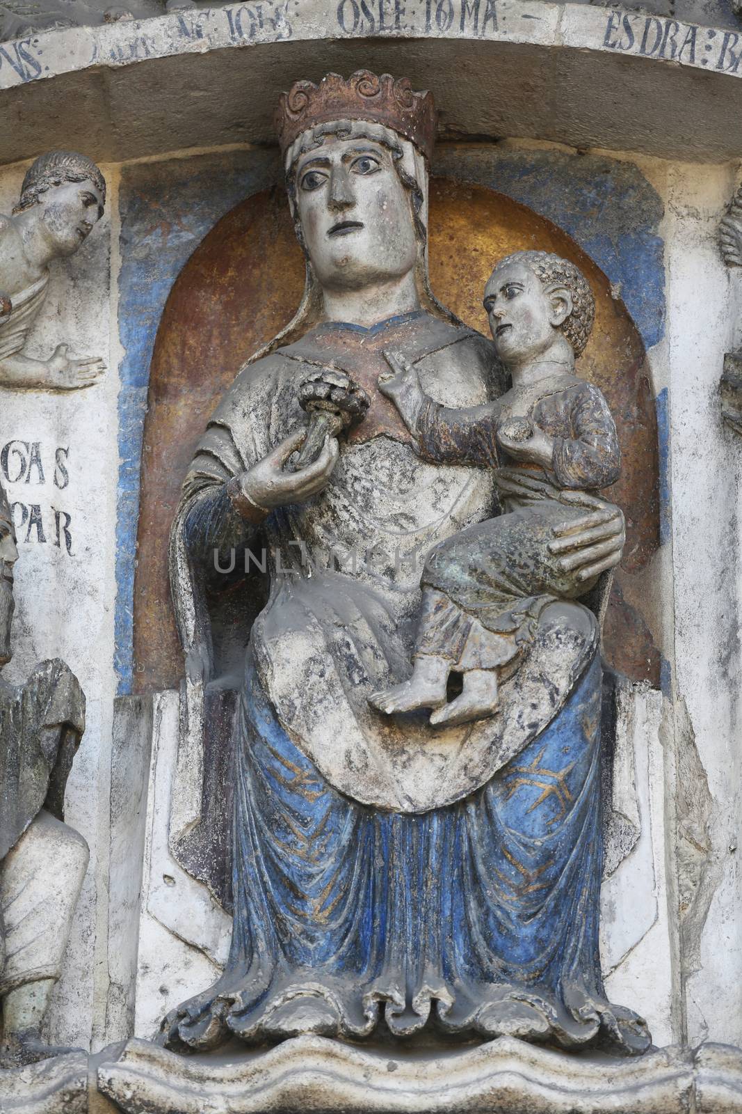 Virgin Mary with baby Jesus. Baptistery. Parma. Emilia-Romagna. Italy.