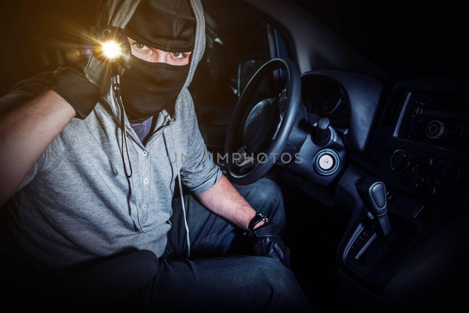 Car Thief with Flashllght by welcomia