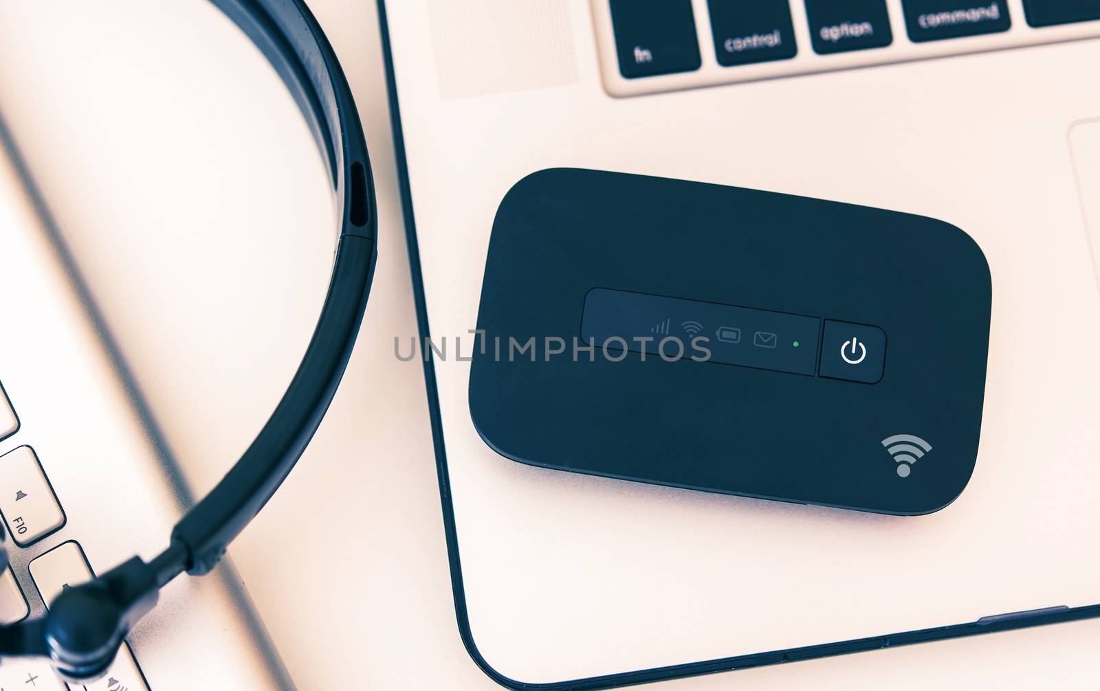Mobile Hotspot Device by welcomia
