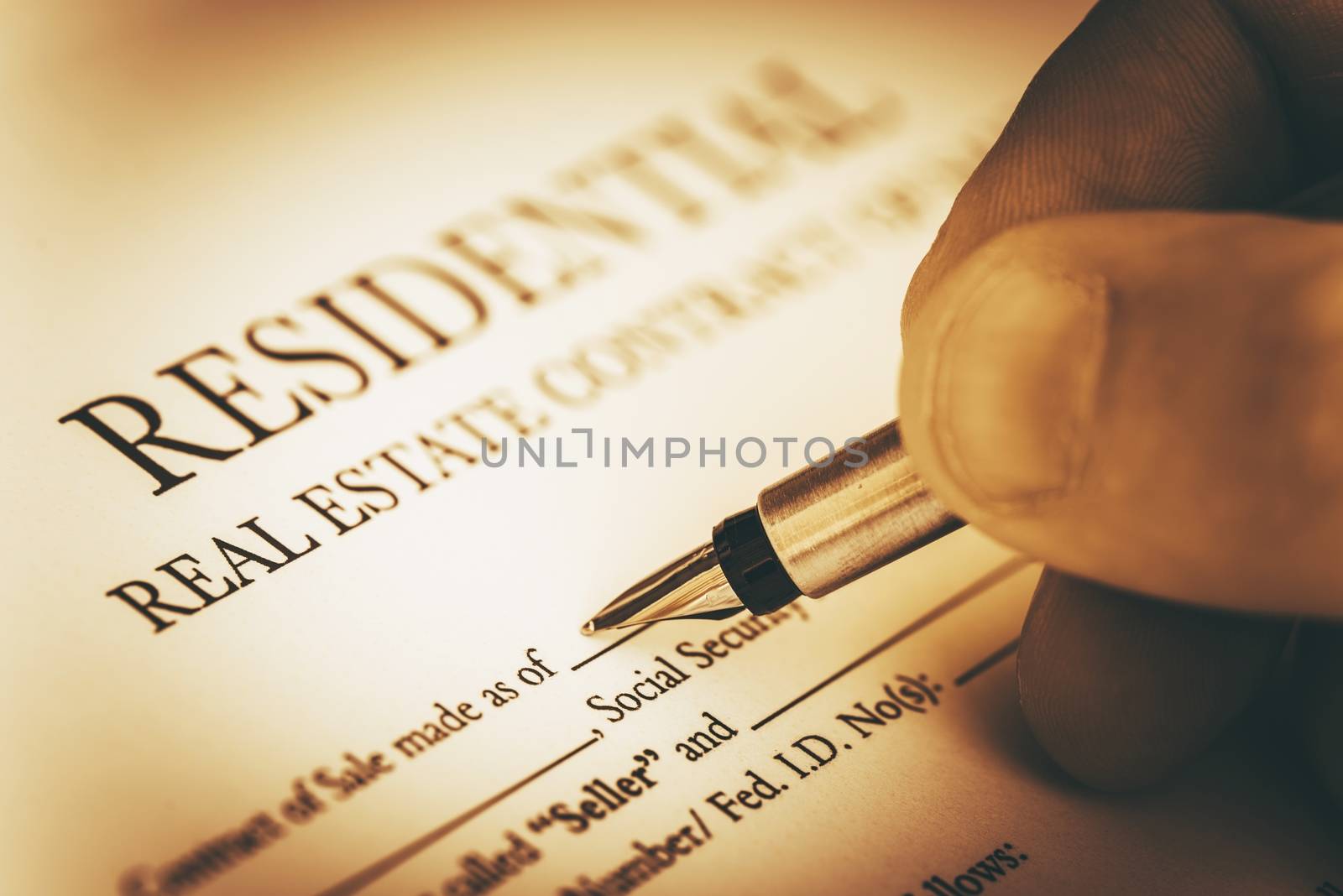 Real Estate Contract by welcomia