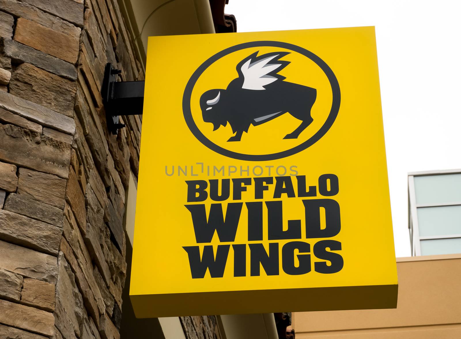 Buffalo Wild Wings Exterior and Sign by wolterk