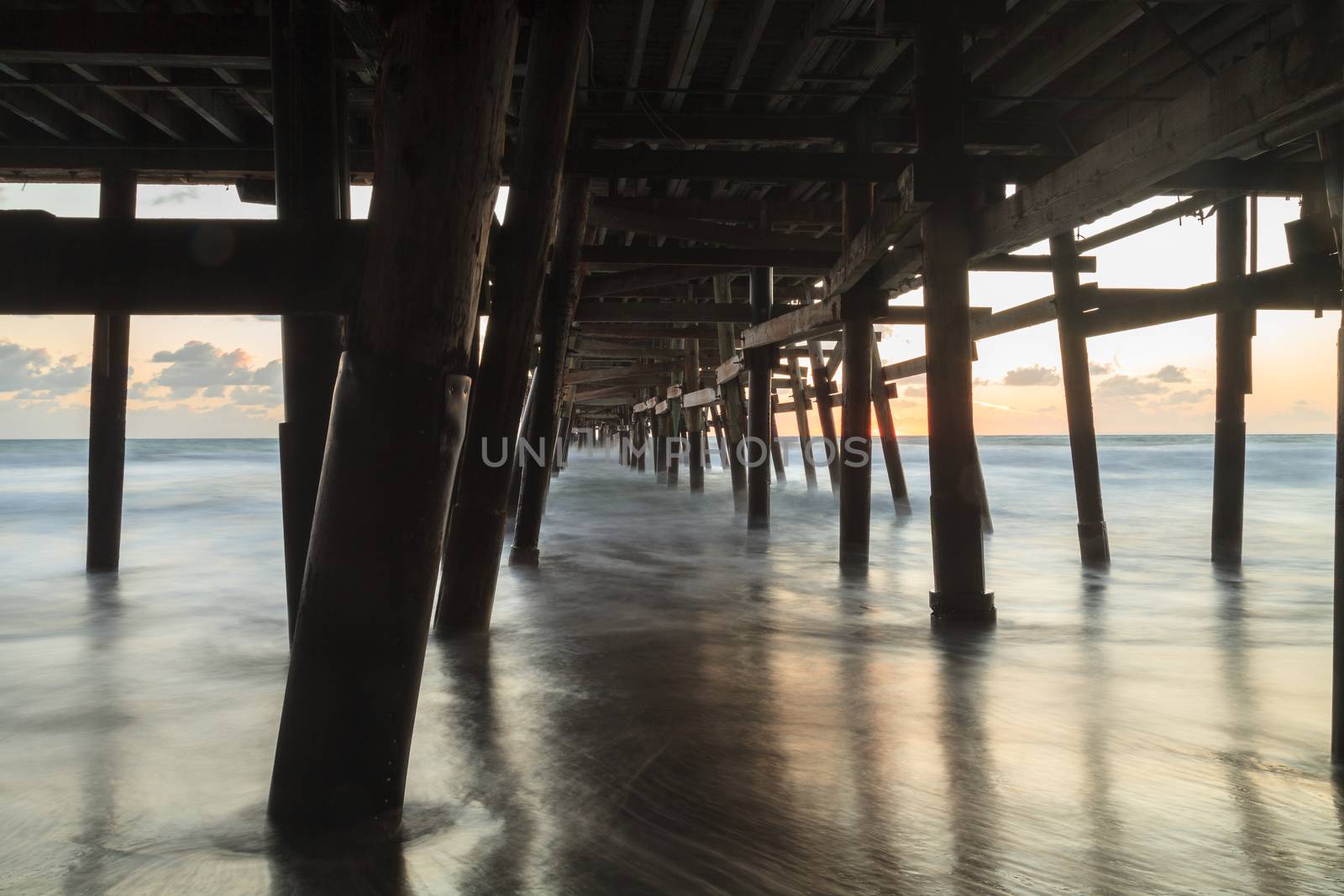 Under the San Clemente pier by steffstarr