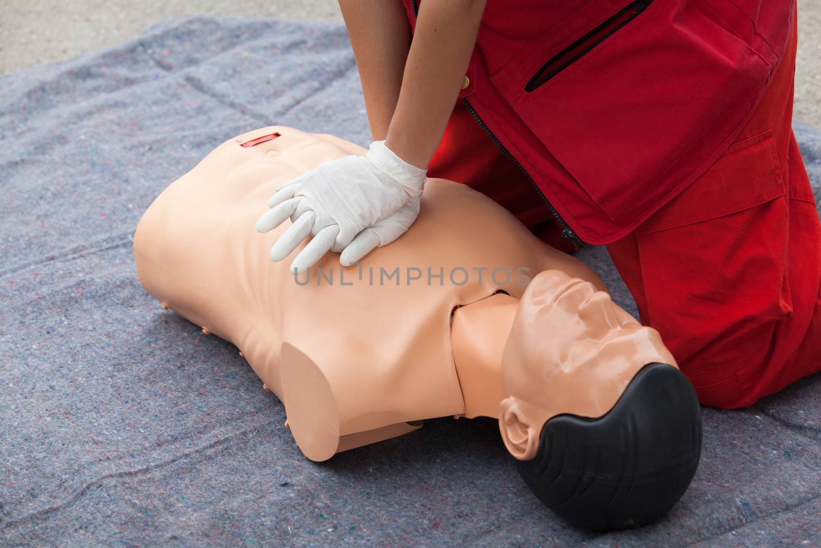 Cardiopulmonary resuscitation (CPR). Cardiac massage.