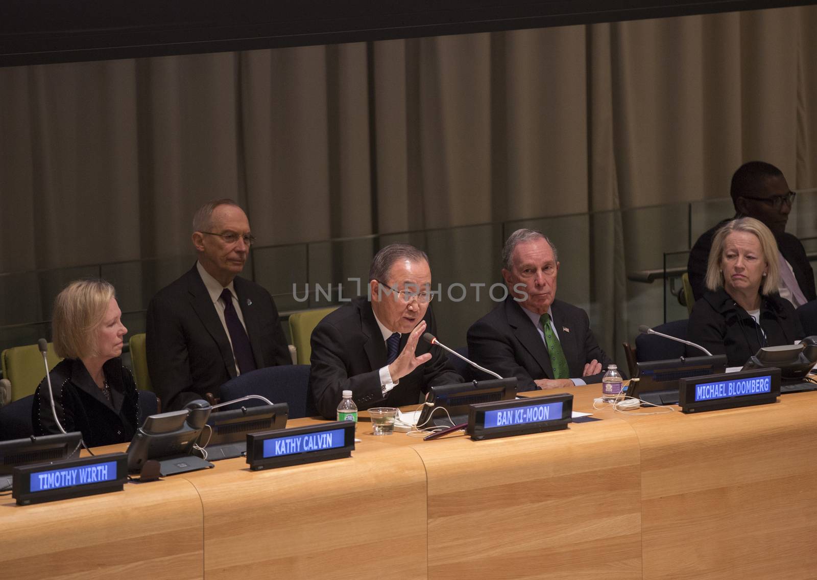 USA, New York: United Nations Secretary General Ban Ki-Moon speaks to the audience, beside former New York Mayor Michael Bloomberg (right of center), as they join other leaders, activists, and investors at the UN's Investor Summit on Climate Risk in New York City on January 27, 2016.