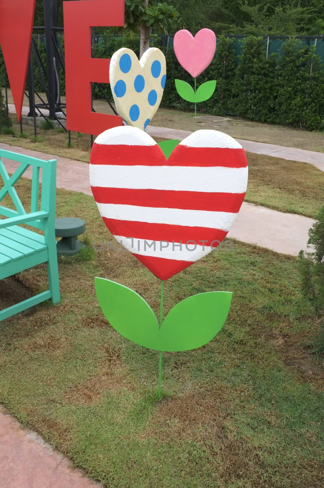 Decoration banner in shape of heart tree