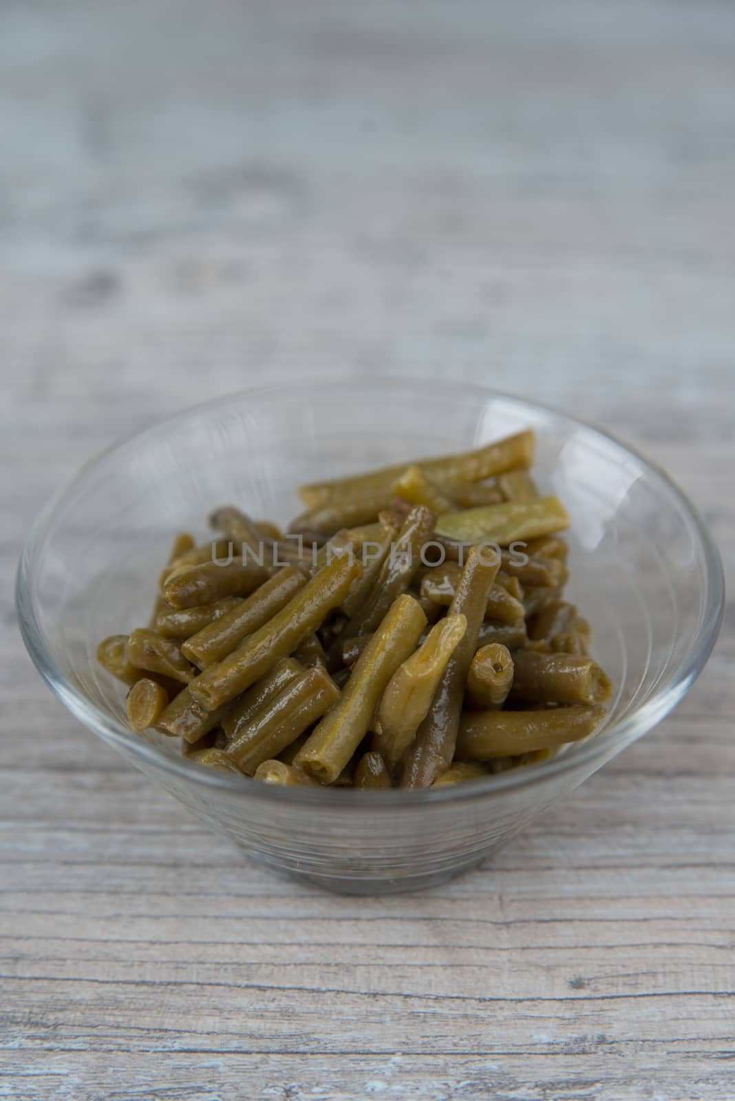Plate of the green beans by Linaga