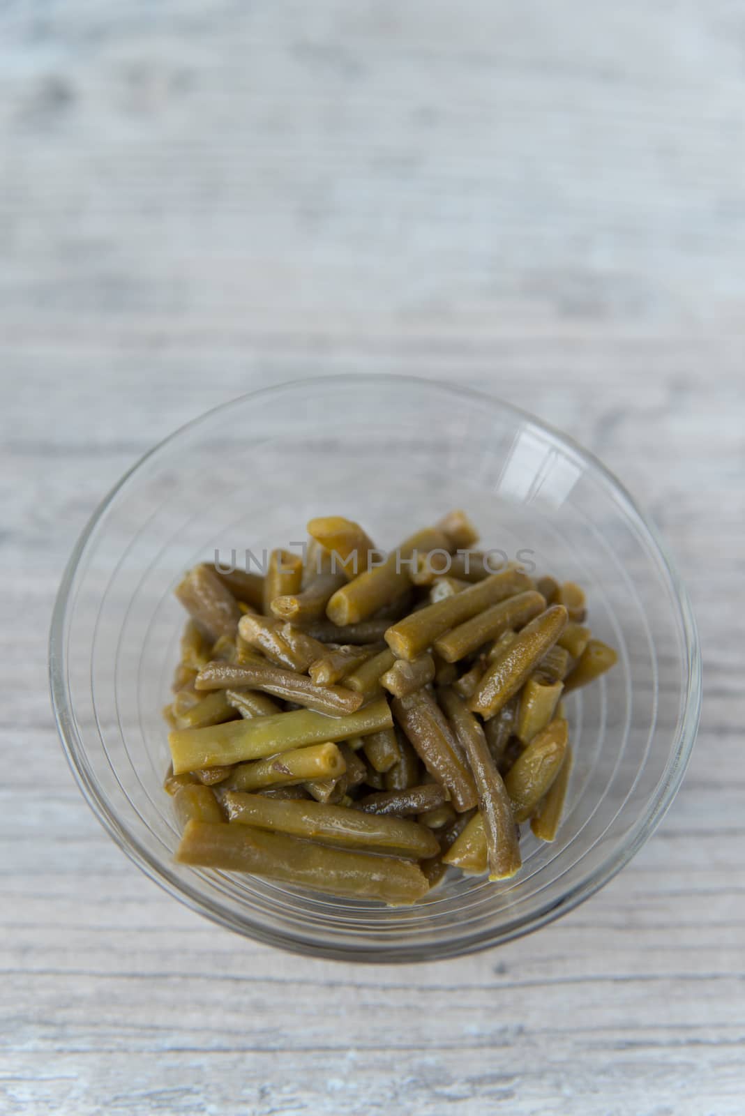 Plate of the green beans by Linaga